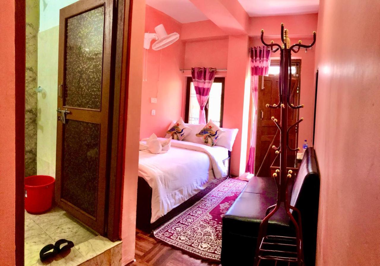 Shristi Hotel & Lodge Bandipur Bagian luar foto