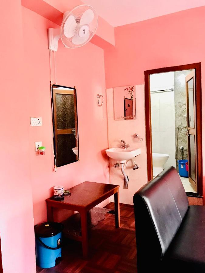 Shristi Hotel & Lodge Bandipur Bagian luar foto