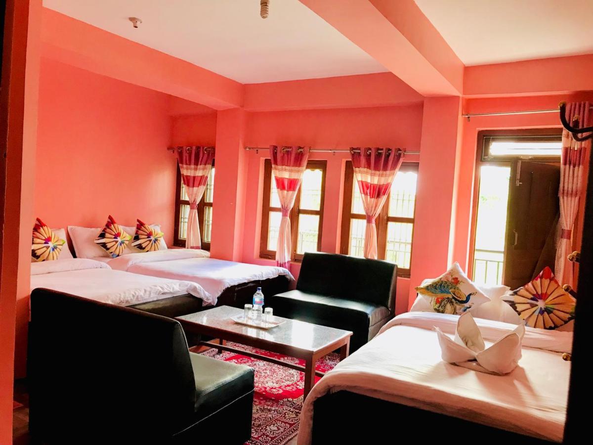 Shristi Hotel & Lodge Bandipur Bagian luar foto