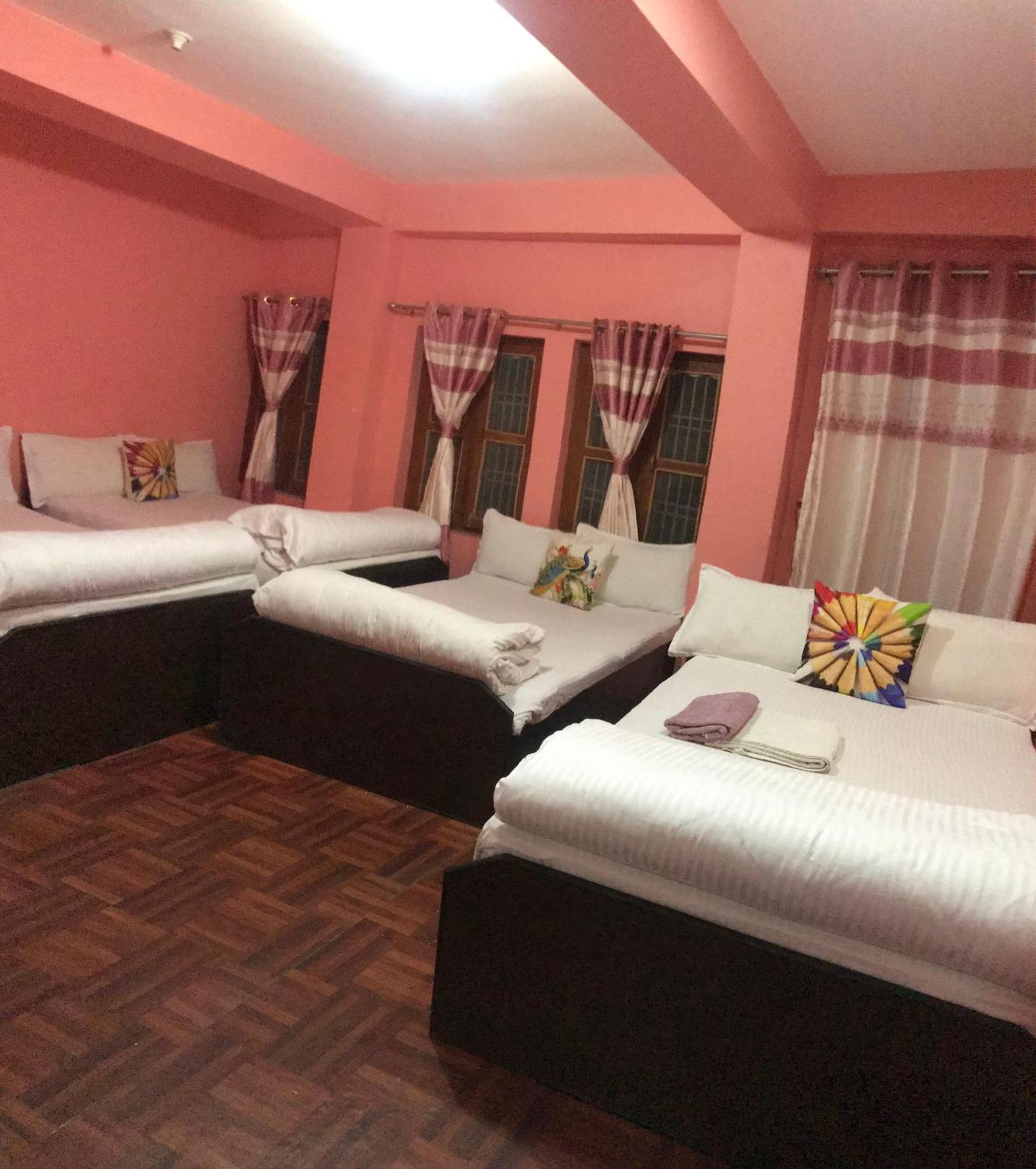 Shristi Hotel & Lodge Bandipur Bagian luar foto