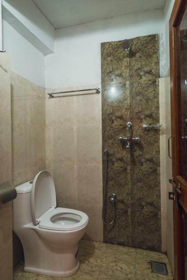 Shristi Hotel & Lodge Bandipur Bagian luar foto