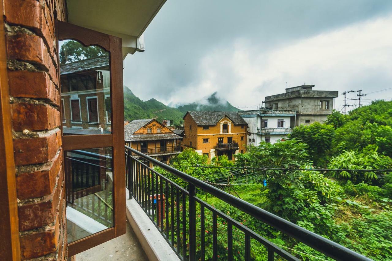 Shristi Hotel & Lodge Bandipur Bagian luar foto